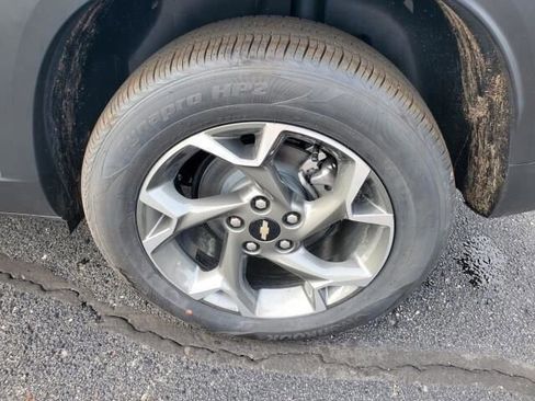 New 2025 Chevrolet Trax LT w/ Driver Confidence Package image 5