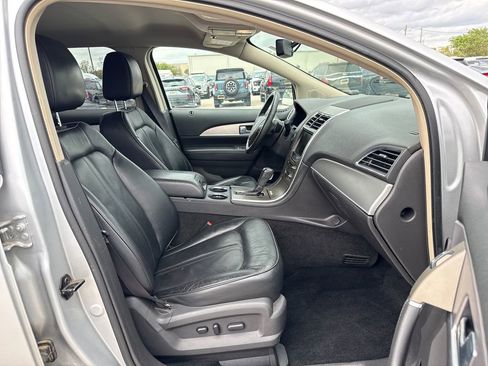 Used 2013 Lincoln MKX FWD image 24