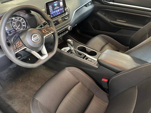 Used 2022 Nissan Altima 2.5 SV AWD/4WD image 10