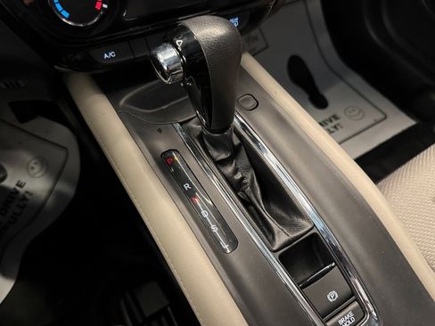 Used 2018 Honda HR-V LX image 12