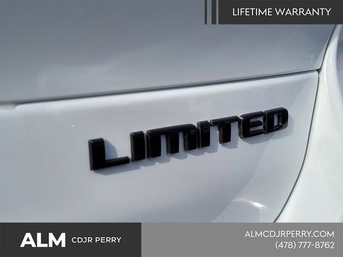 New 2025 Jeep Grand Cherokee L Limited w/ Luxury Tech Group II AWD/4WD image 11
