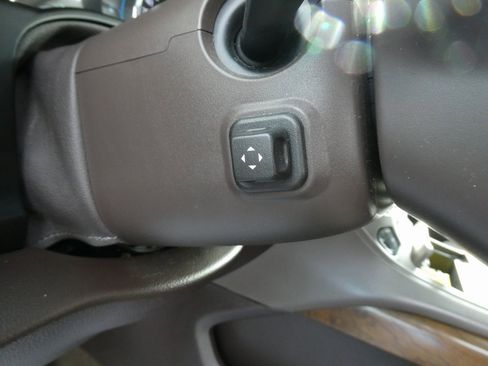 Used 2019 GMC Yukon Denali w/ Open Road Package image 33