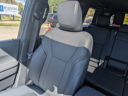 Used 2025 Lexus GX 550 w/ Accessory Package (Z1) image 20