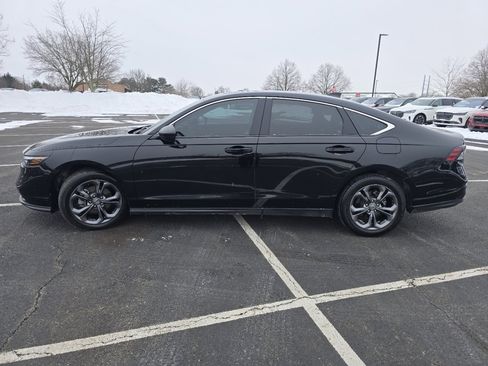 Certified 2023 Honda Accord EX image 15