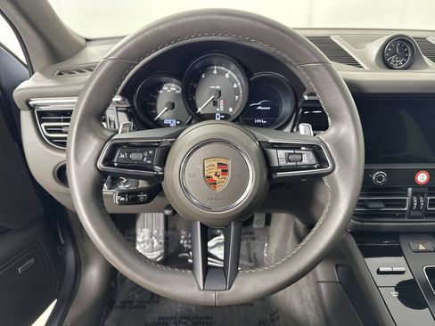 Certified 2024 Porsche Macan AWD/4WD image 36