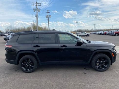 Used 2023 Jeep Grand Cherokee L Laredo AWD/4WD image 4