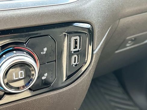 Used 2022 GMC Sierra 1500 SLE image 33