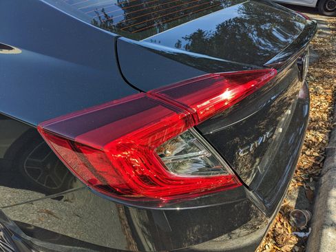 Used 2017 Honda Civic EX-L image 11