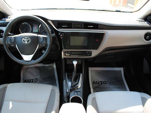 Used 2019 Toyota Corolla LE FWD image 38
