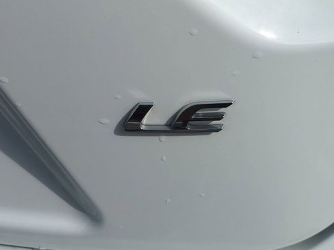 Used 2022 Toyota Corolla LE image 32