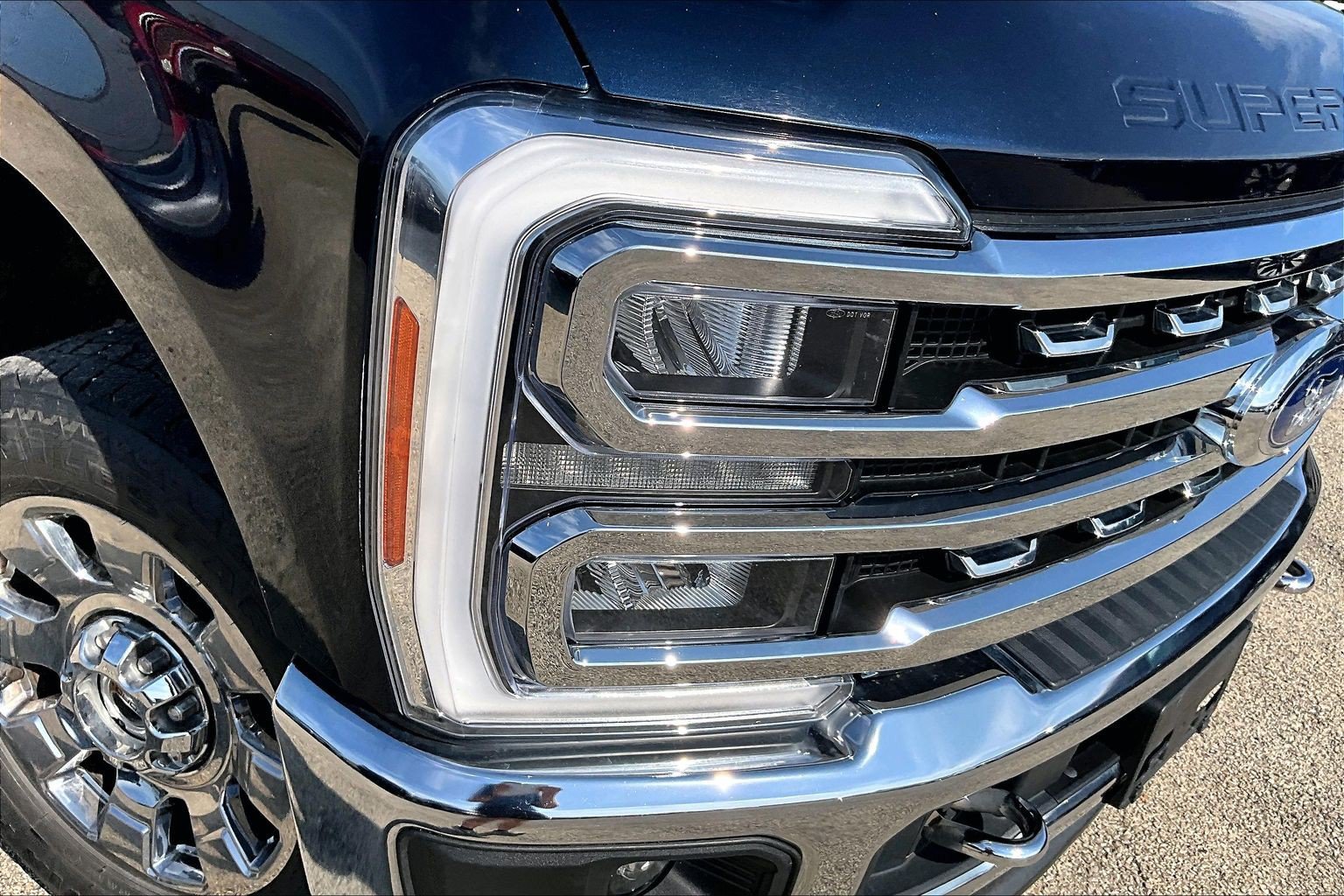 Used 2023 Ford F250 Lariat w/ Lariat Ultimate Package AWD/4WD image 27
