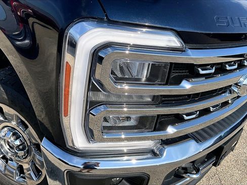 Used 2023 Ford F250 Lariat w/ Lariat Ultimate Package AWD/4WD image 27