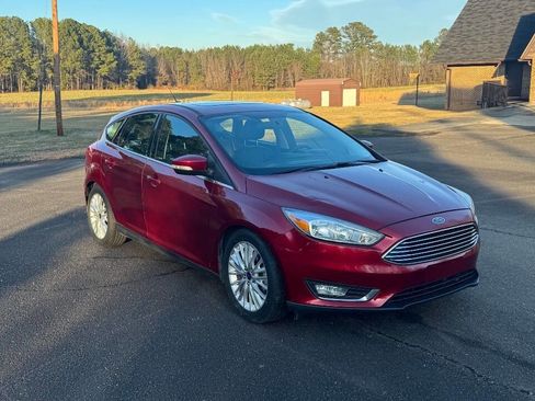 Used 2015 Ford Focus Titanium image 2