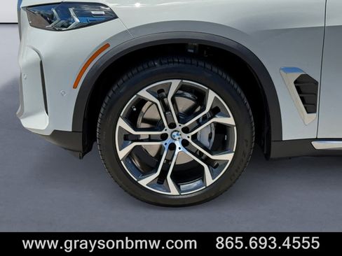 Used 2026 BMW X5 xDrive40i AWD/4WD image 8