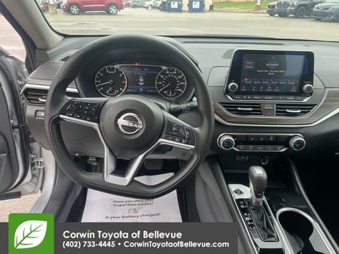 Used 2024 Nissan Altima 2.5 SV FWD image 13