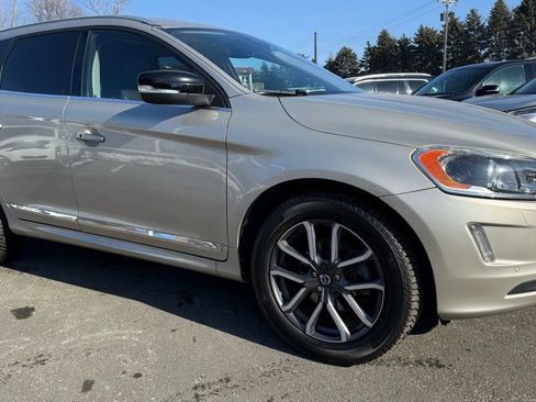 Used 2017 Volvo XC60 T6 Dynamic w/ Preferred Option Package image 12