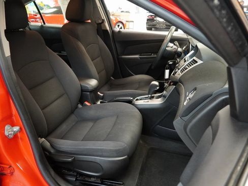 Used 2015 Chevrolet Cruze LT image 30