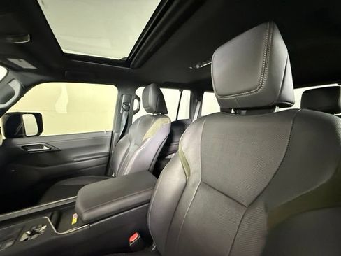 Used 2024 Lexus GX 550 AWD/4WD image 5
