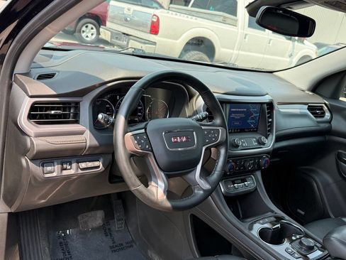 Used 2023 GMC Acadia AT4 w/ Technology Package AWD/4WD image 4