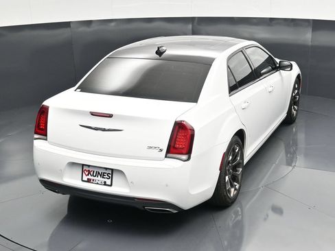 Used 2015 Chrysler 300 S w/ 300S Premium Group RWD image 37