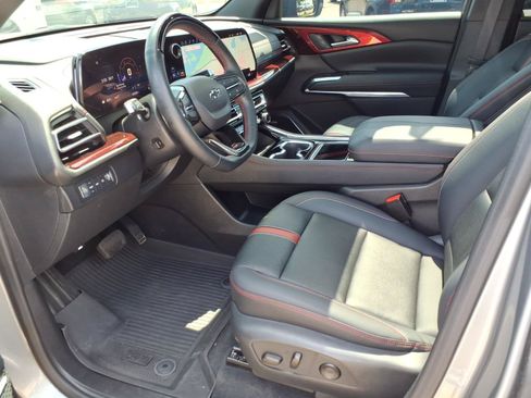 Used 2024 Chevrolet Traverse RS AWD/4WD image 11