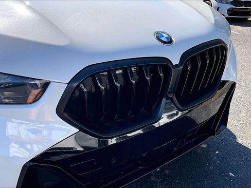 Certified 2025 BMW X6 xDrive40i w/ Executive Package image 29