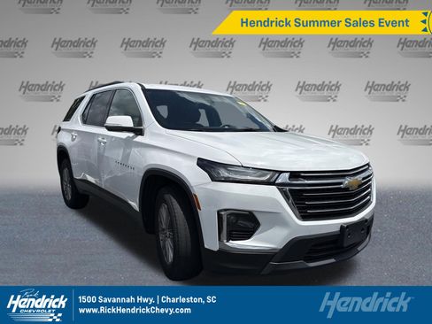 Used 2023 Chevrolet Traverse LT AWD/4WD image 1