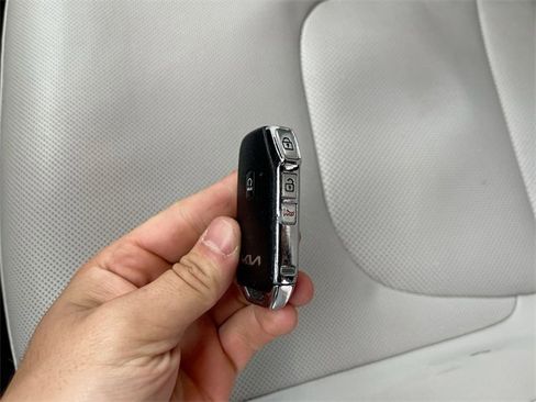 Used 2023 Kia Sportage EX image 34