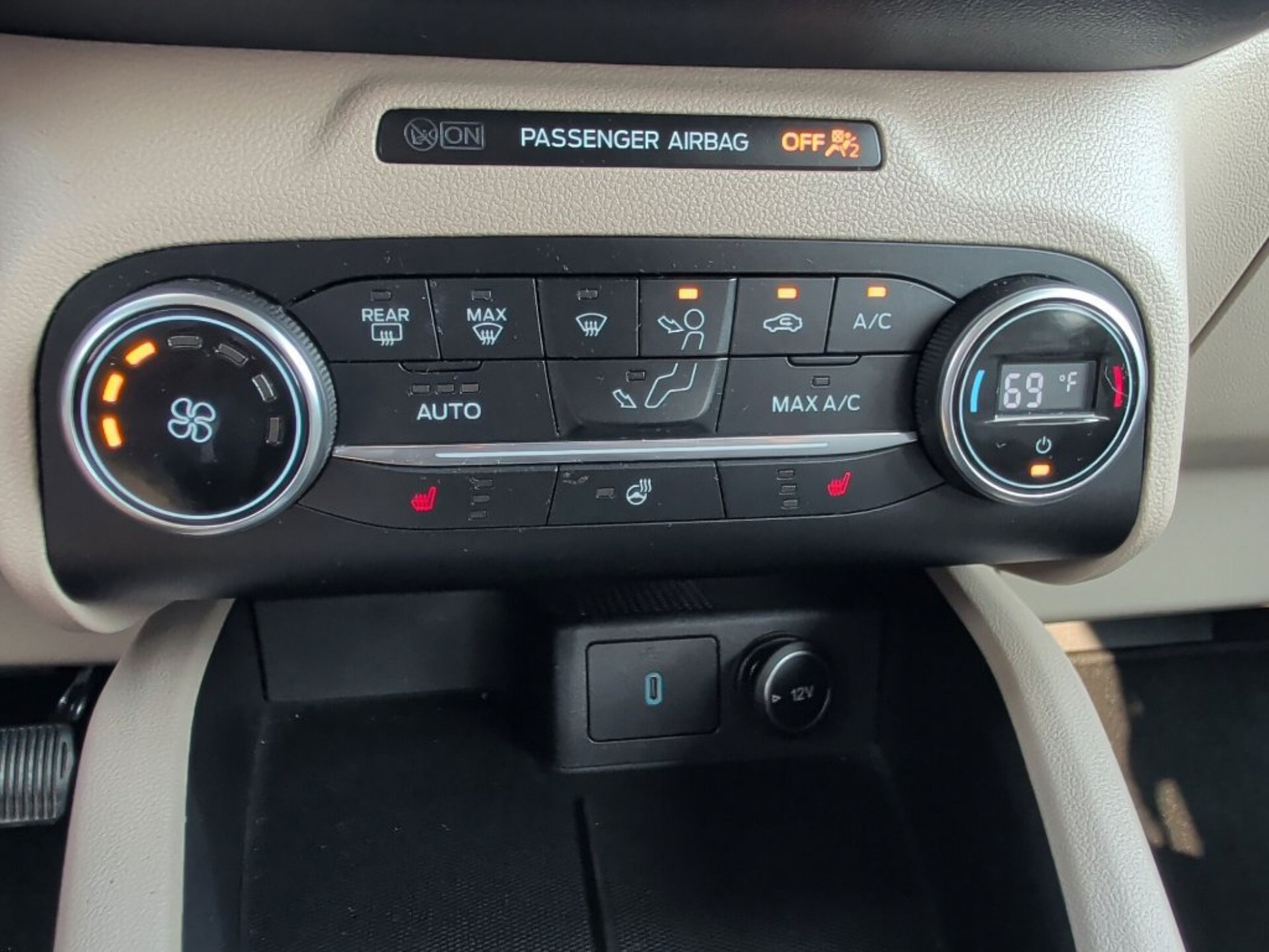 Used 2020 Ford Escape SEL FWD image 25