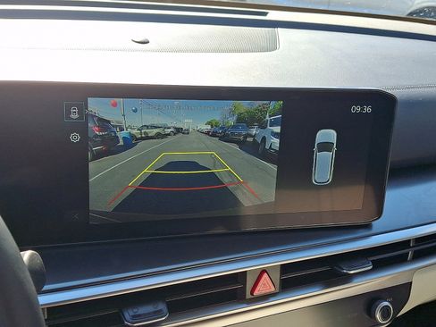 Certified 2025 Kia Sorento S AWD/4WD image 17