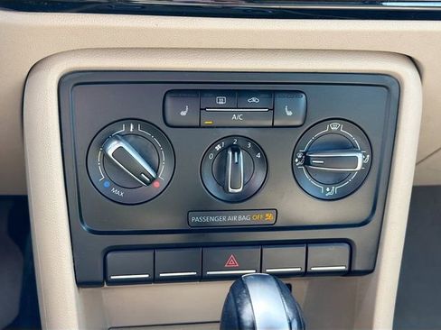 Used 2014 Volkswagen Beetle 1.8T image 16