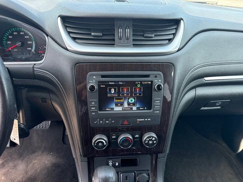 Used 2016 Chevrolet Traverse LT image 16