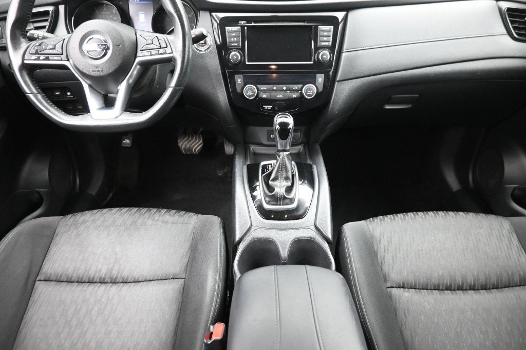 Used 2018 Nissan Rogue SV w/ Premium Package AWD/4WD image 15