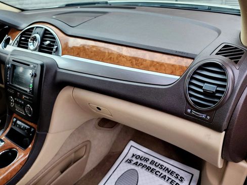 Used 2009 Buick Enclave CXL w/ Entertainment Package #4 image 32