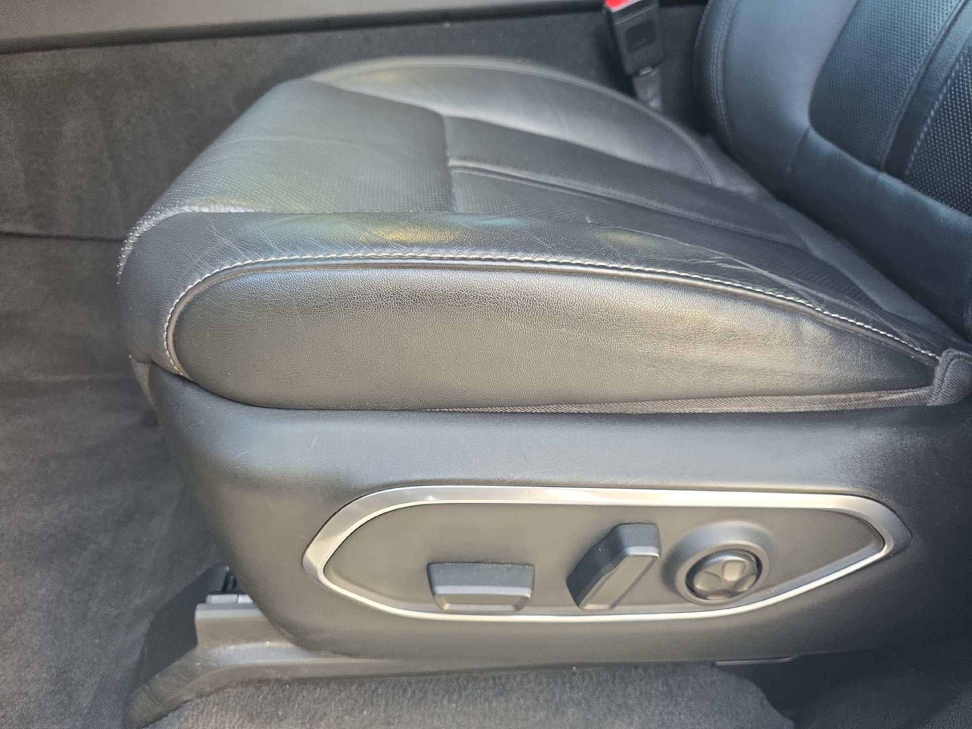 Used 2022 Jeep Wagoneer Series II AWD/4WD image 28