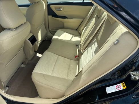 Used 2016 Toyota Camry LE FWD image 11