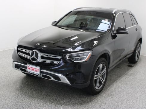 Used 2020 Mercedes-Benz GLC 300 image 2