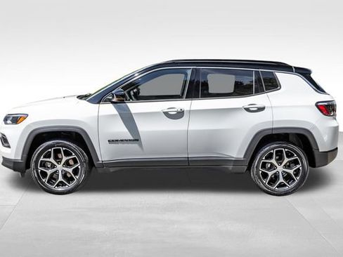 Used 2024 Jeep Compass Limited AWD/4WD image 10