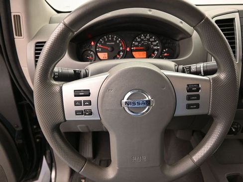 Used 2019 Nissan Frontier SV image 12