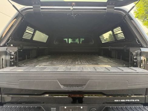 Used 2025 GMC Sierra 3500 Denali Ultimate AWD/4WD image 13