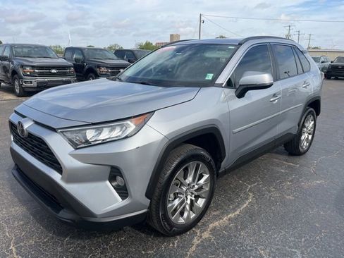 Used 2021 Toyota RAV4 XLE Premium image 1