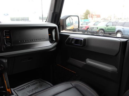 Used 2021 Ford Bronco Badlands image 11