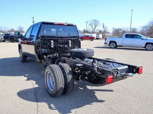New 2026 GMC Sierra 3500 SLE image 6