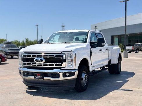 Certified 2025 Ford F350 XLT w/ FX4 Off-Road Package AWD/4WD image 3