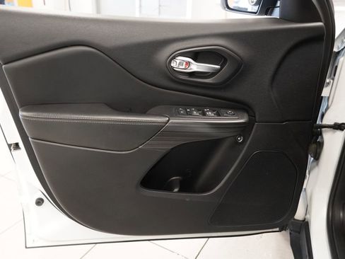 Used 2017 Jeep Cherokee Limited FWD image 17