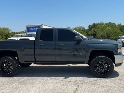 Used 2018 Chevrolet Silverado 1500 LT w/ All Star Edition AWD/4WD image 9