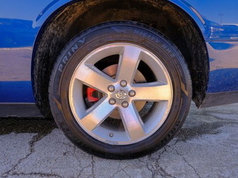 Used 2009 Dodge Challenger R/T image 39