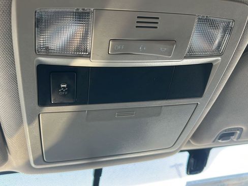 Used 2017 Toyota Tacoma SR5 RWD image 10