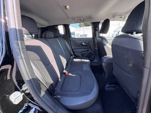 Used 2023 Jeep Renegade Latitude w/ Premium Group AWD/4WD image 20