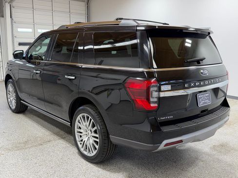 Used 2024 Ford Expedition Limited image 2
